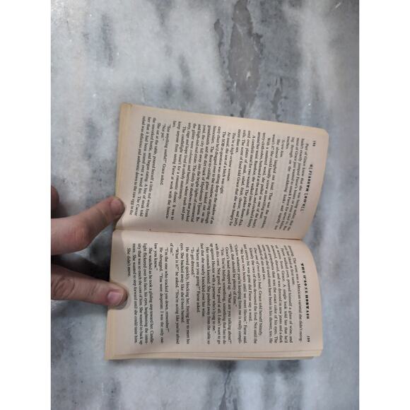 Elizabeth Lowell Paperback Novel Bundle: The Wrong Hostage & Beautiful Sacrifice - Picture 9 of 9